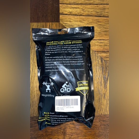 NWT SPORT GLOVES - Picture 2 of 2